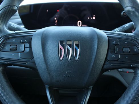 Used 2024 Buick Envista Preferred FWD image 23