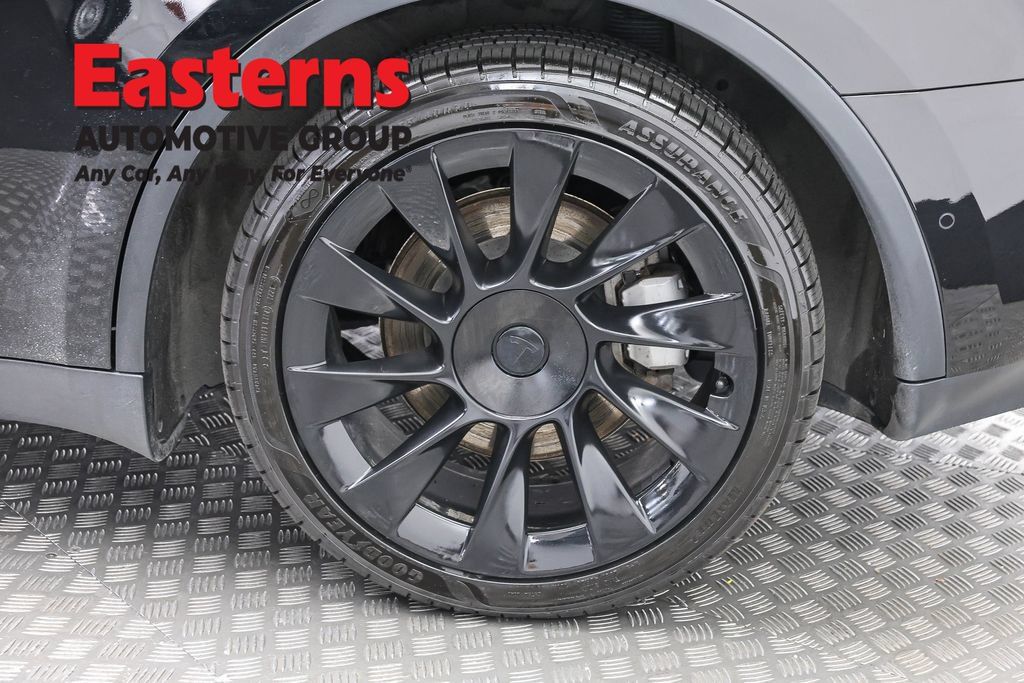 Used 2021 Tesla Model Y Long Range AWD/4WD image 27