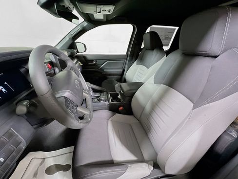 Certified 2025 Toyota Tacoma TRD Sport AWD/4WD image 18