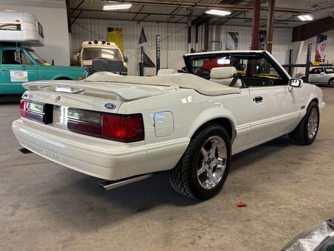 Used 1993 Ford Mustang LX RWD image 6