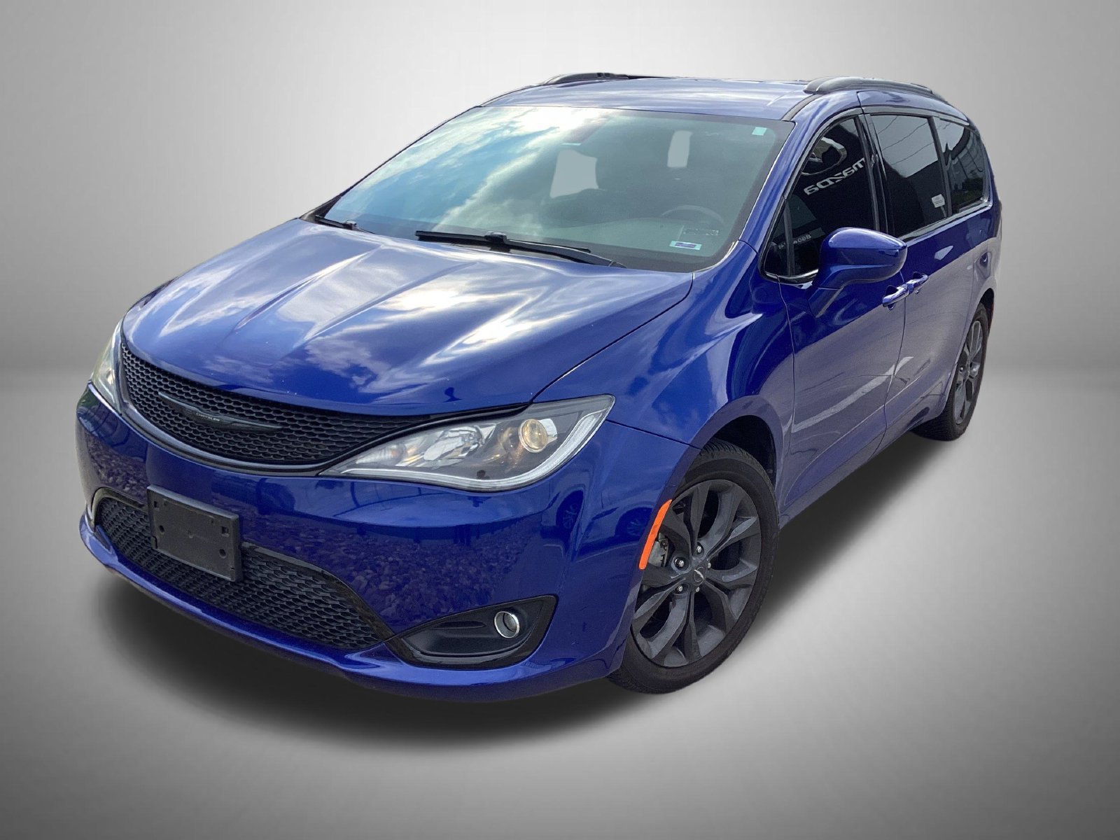 Used 2019 Chrysler Pacifica Touring Plus w/ S Appearance Package FWD image 1