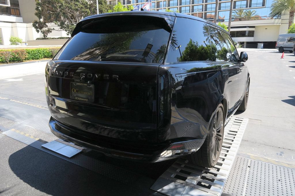 Used 2025 Land Rover Range Rover SE AWD/4WD image 9