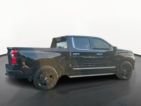Used 2024 Chevrolet Silverado 1500 High Country AWD/4WD image 3