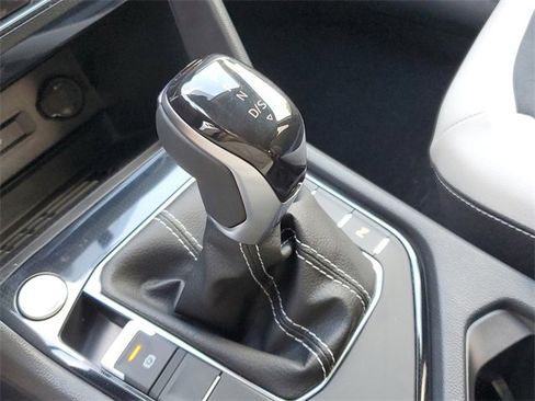 New 2025 Volkswagen Taos SE image 30