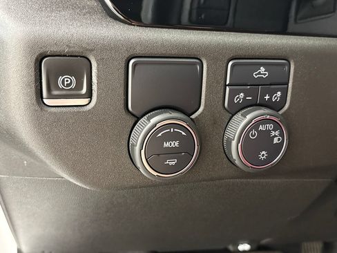 Used 2023 Chevrolet Silverado 1500 LT RWD image 34