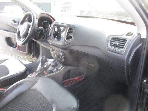 Used 2018 Jeep Compass Trailhawk w/ Cold Weather Group image 24