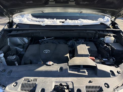 Used 2019 Toyota Highlander XLE image 10