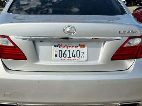 Used 2011 Lexus LS 460 w/ Luxury Value Edition RWD image 19