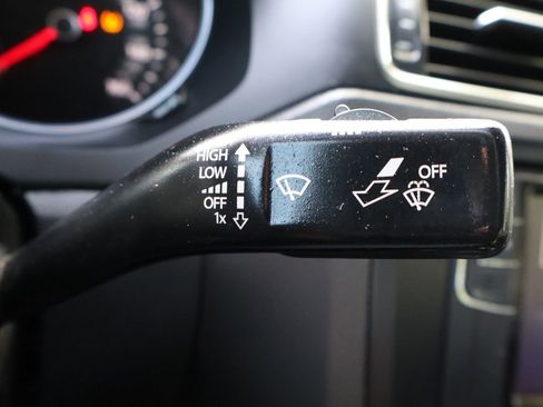 Used 2015 Volkswagen Jetta SE image 32