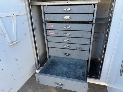 Used 2011 RAM 5500 SLT image 23