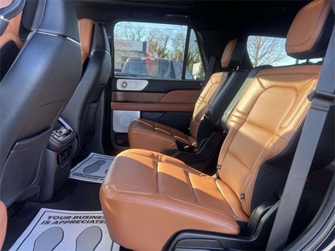 Certified 2021 Lincoln Navigator Reserve w/ Luxury Package image 12