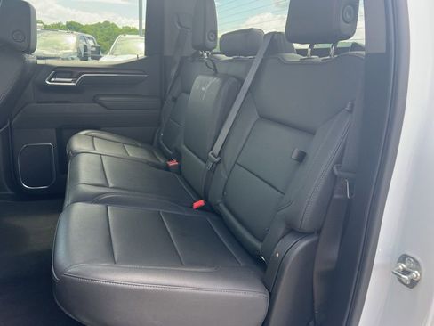 Used 2025 GMC Sierra 1500 SLT AWD/4WD image 14