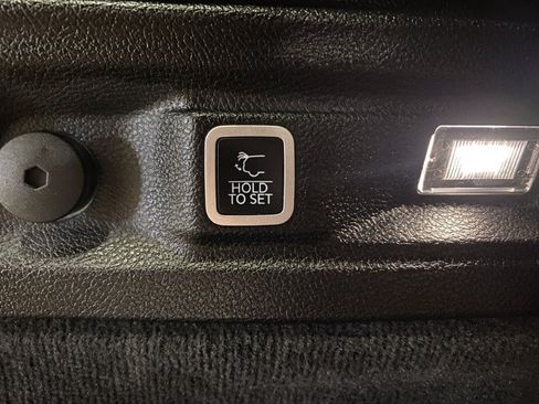 Used 2021 Jeep Grand Cherokee L Overland w/ Luxury Tech Group IV AWD/4WD image 51