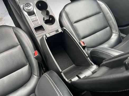 Used 2024 Ford Escape Platinum image 25