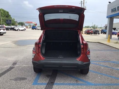 Used 2025 Hyundai Kona SEL AWD/4WD image 5