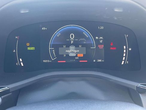 Used 2025 Toyota Camry SE image 25