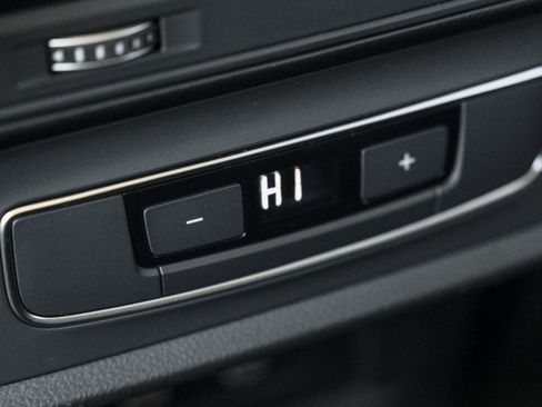 Used 2023 Audi Q8 Premium w/ Convenience Package image 27