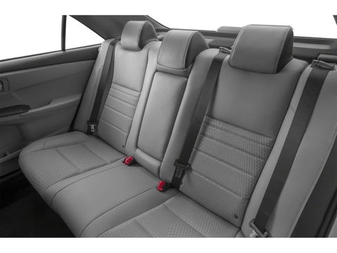 Used 2015 Toyota Camry SE w/ Moonroof Package FWD image 9