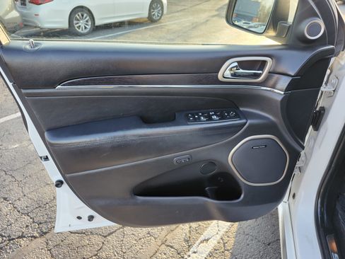 Used 2015 Jeep Grand Cherokee Summit w/ Platinum Series Group image 29