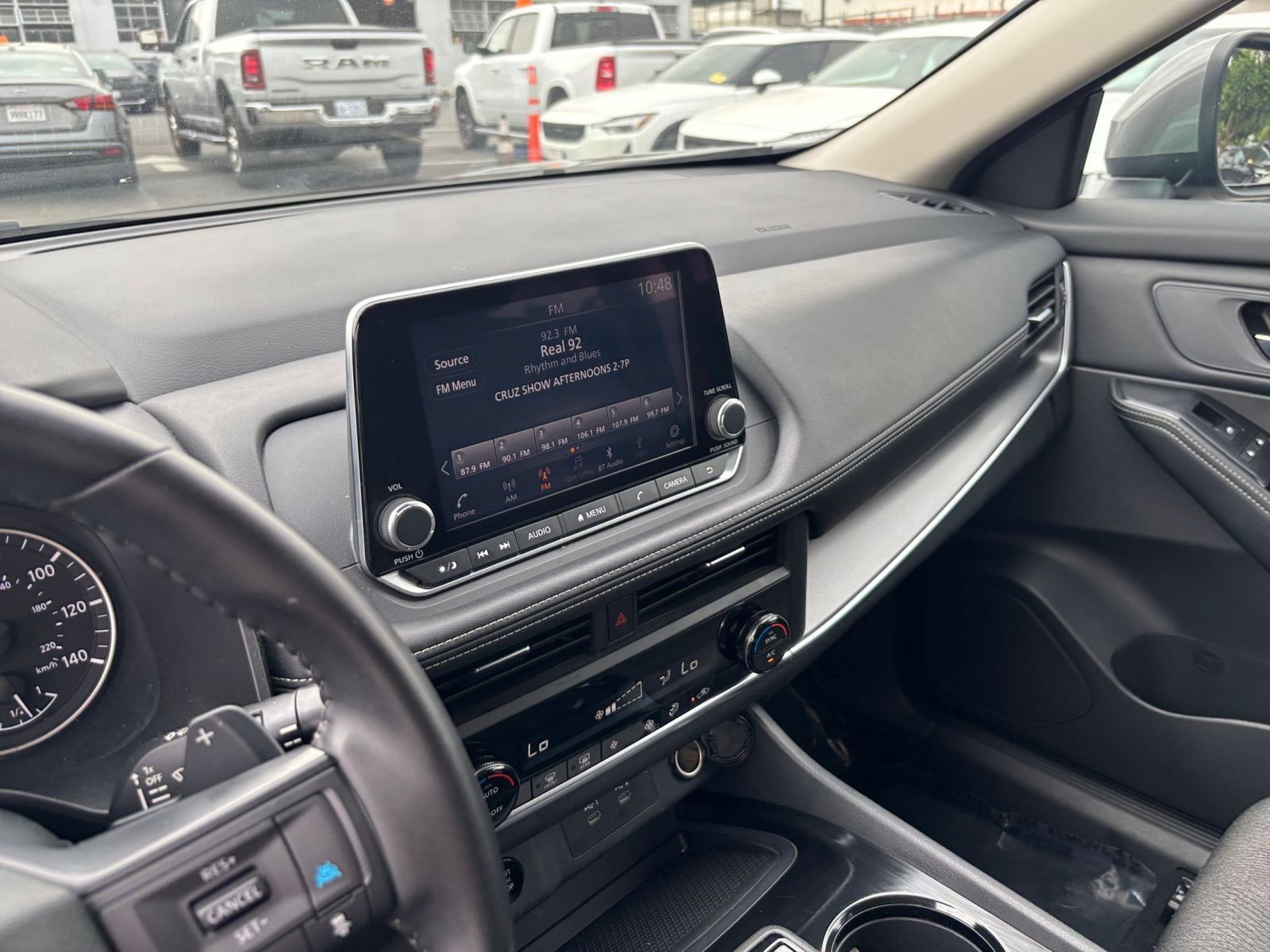 Used 2025 Nissan Rogue SV FWD image 16