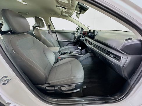 Used 2025 Kia K4 LXS image 30