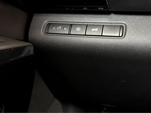 Used 2025 Nissan Pathfinder SV w/ SV Premium Package image 14