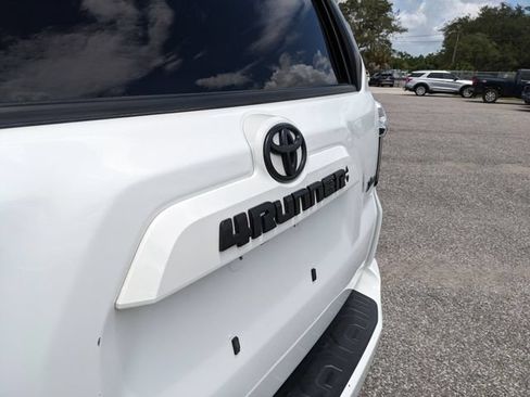 Used 2022 Toyota 4Runner SR5 Premium RWD image 12