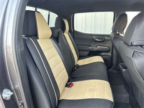 Used 2021 Toyota Tacoma TRD Sport image 32