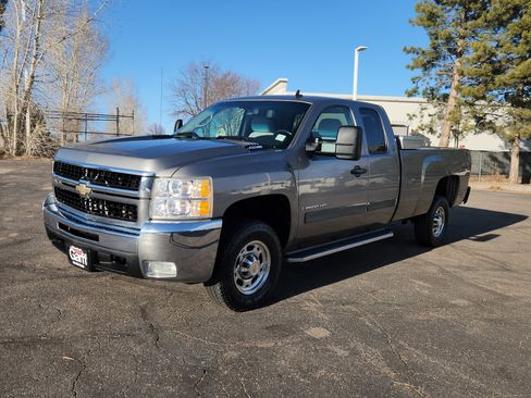Used 2008 Chevrolet Silverado 2500 LT w/ 1LT Convenience Package image 3