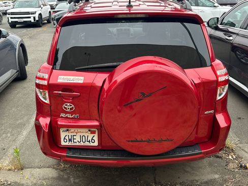 Used 2012 Toyota RAV4 Limited AWD/4WD image 6