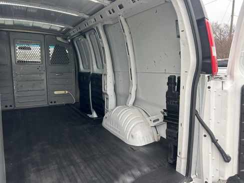 Used 2020 Chevrolet Express 2500 w/ Driver Convenience Package image 25