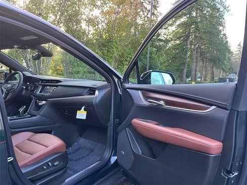 New 2025 Cadillac XT5 Premium Luxury w/ Technology Package image 11