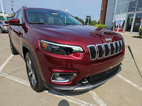 Used 2021 Jeep Cherokee Limited w/ Elite Package AWD/4WD image 4