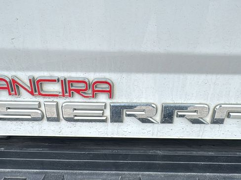 Used 2016 GMC Sierra 2500 SLT w/ Duramax Plus Package AWD/4WD image 16