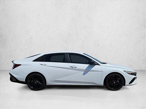Used 2026 Hyundai Elantra Sport FWD image 4