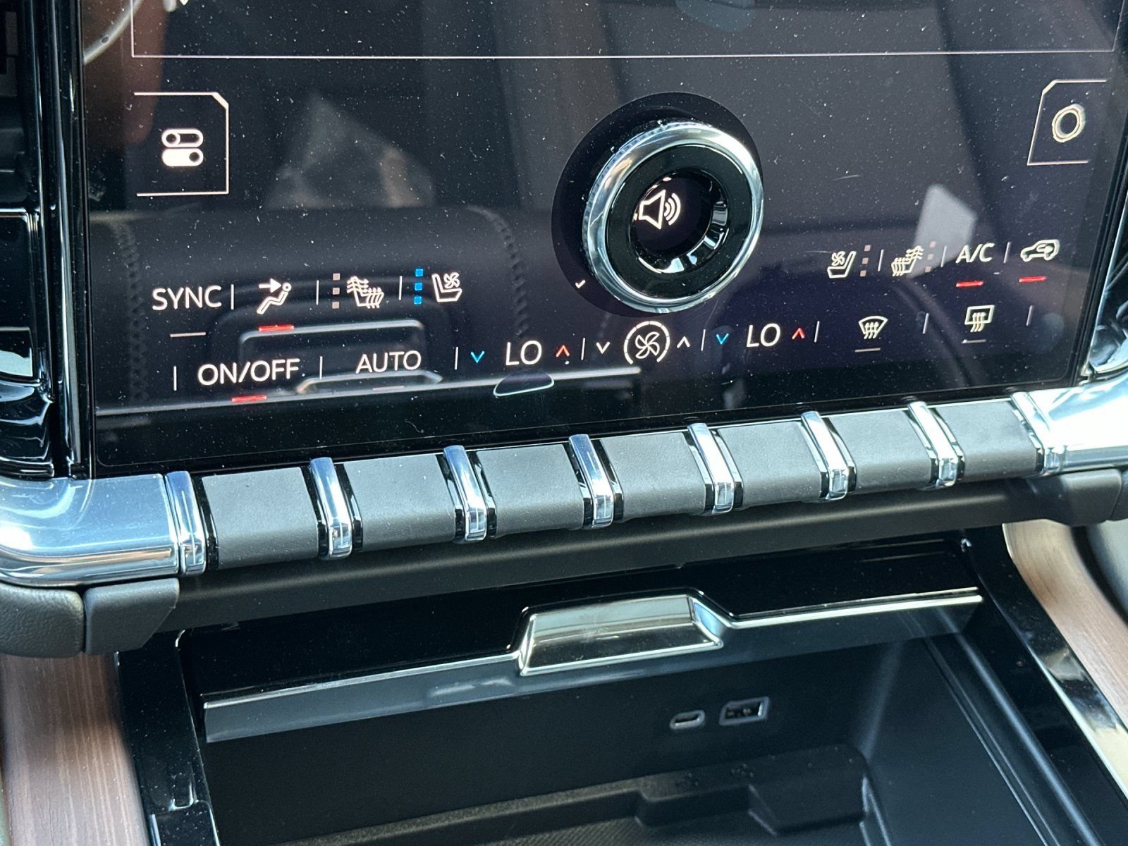 New 2026 GMC Yukon Denali w/ Sun & Power Step Package AWD/4WD image 21