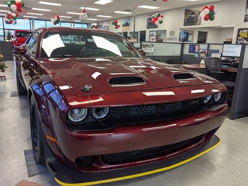 Used 2022 Dodge Challenger SRT Hellcat image 2