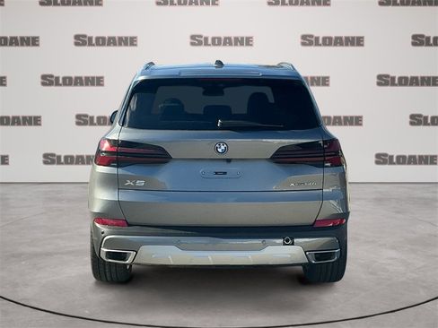 New 2026 BMW X5 xDrive50e image 4