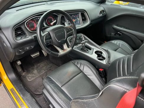 Used 2017 Dodge Challenger SRT Hellcat RWD image 12