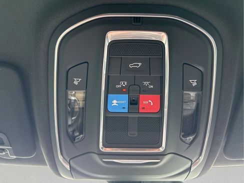 New 2026 Jeep Grand Cherokee Limited image 23