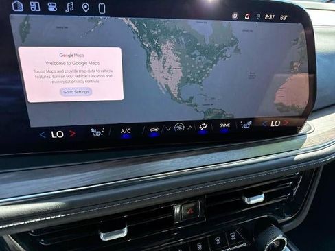 Certified 2025 Chevrolet Suburban LT w/ Comfort Package AWD/4WD image 23