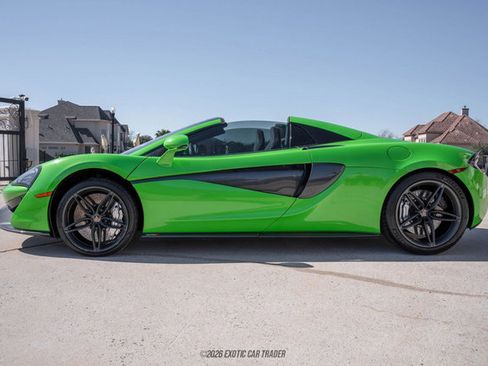 Used 2018 McLaren 570S Spider image 3
