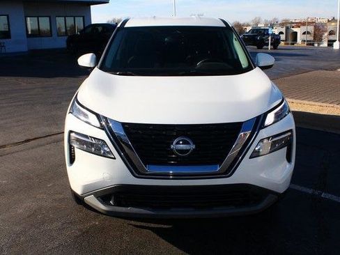 Used 2023 Nissan Rogue SV image 5