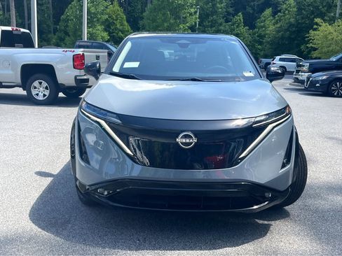 New 2023 Nissan Ariya FWD image 2