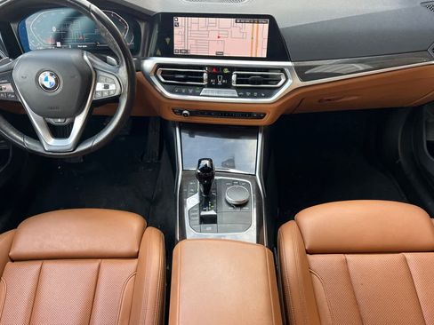 Used 2022 BMW 330i Sedan w/ Premium Package image 4