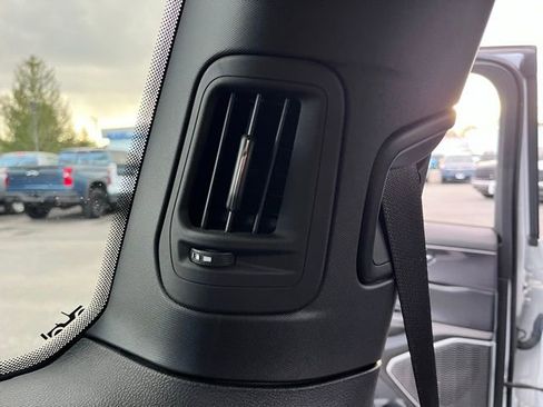 Used 2022 Jeep Grand Cherokee L Laredo AWD/4WD image 25