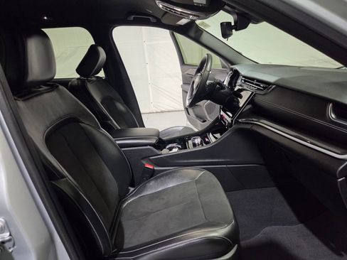 Certified 2022 Jeep Grand Cherokee Altitude image 10