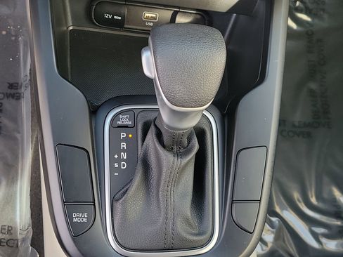 Used 2025 Kia Soul LX w/ LX Technology Package image 24