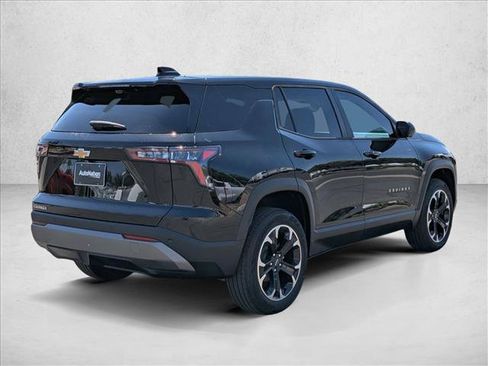 New 2026 Chevrolet Equinox LT w/ Convenience Package II FWD image 2