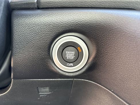 New 2026 Chrysler Voyager LX image 20